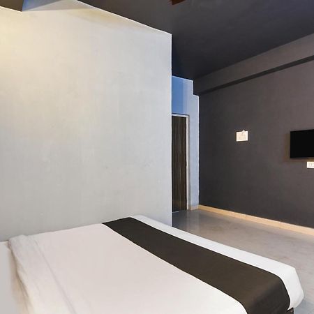 Hotel O The Orbit Inn Calcutta Exteriör bild